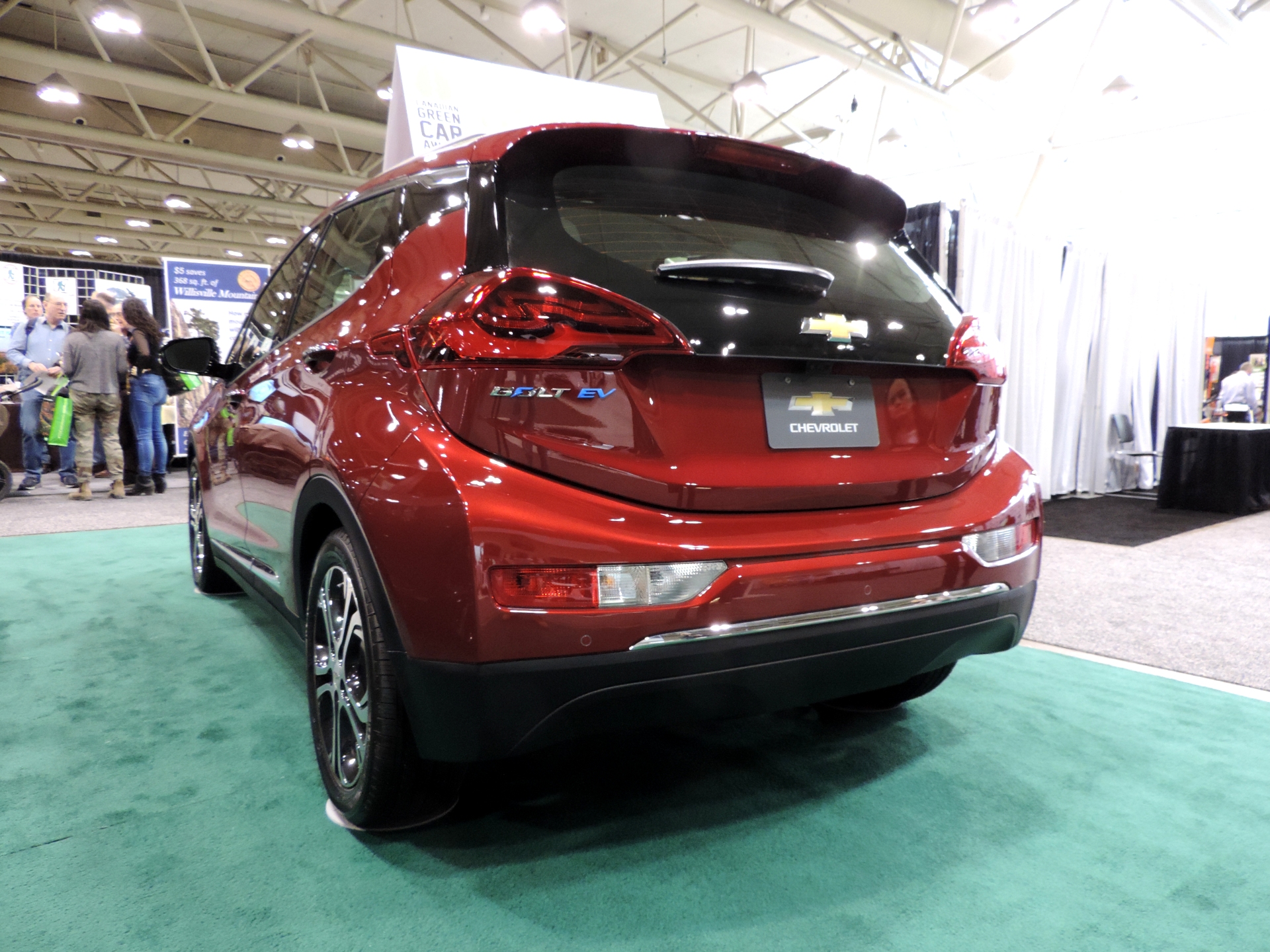 message-editor%2F1523165777633-chevroletboltev-greenlivingshow2018-rearview.jpg