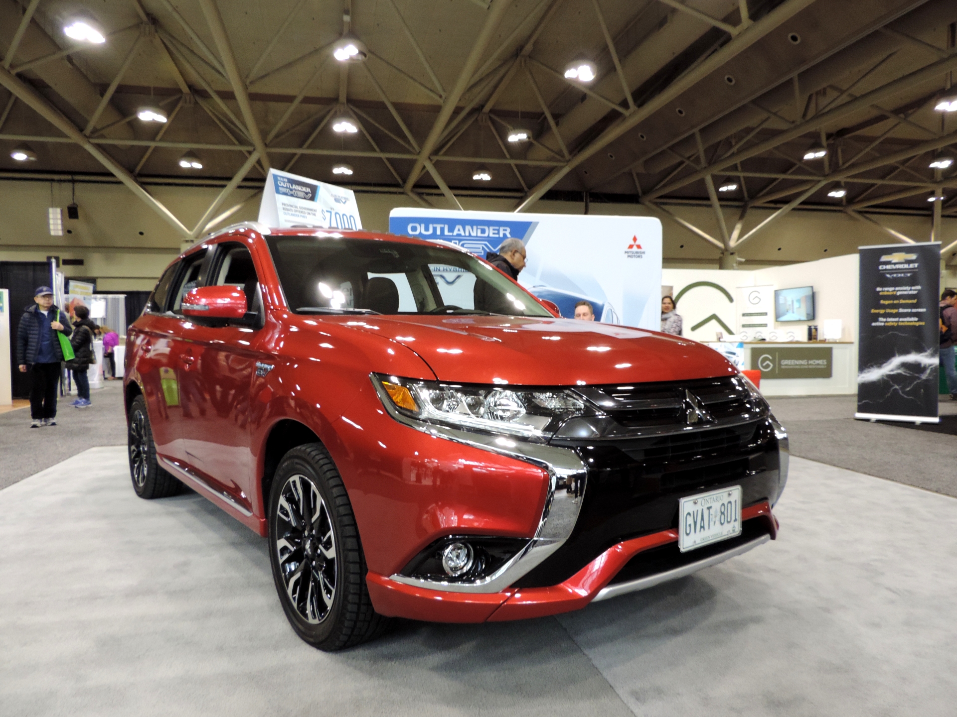 message-editor%2F1523165886527-mitsubishioutlanderphev-greenlivingshow2018-frontview.jpg