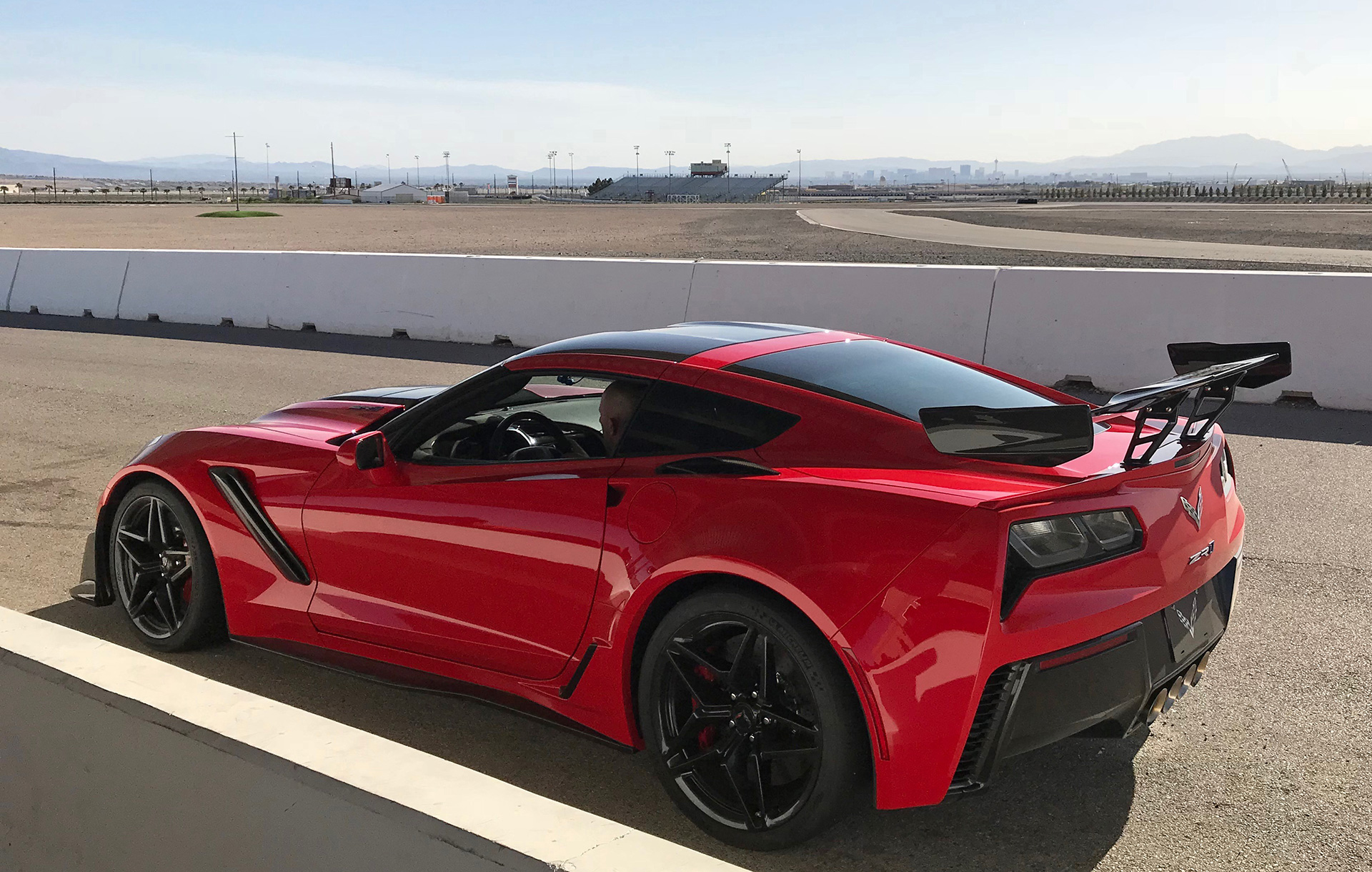 message-editor%2F1523301037662-corvette-zr1-kanaan.jpg