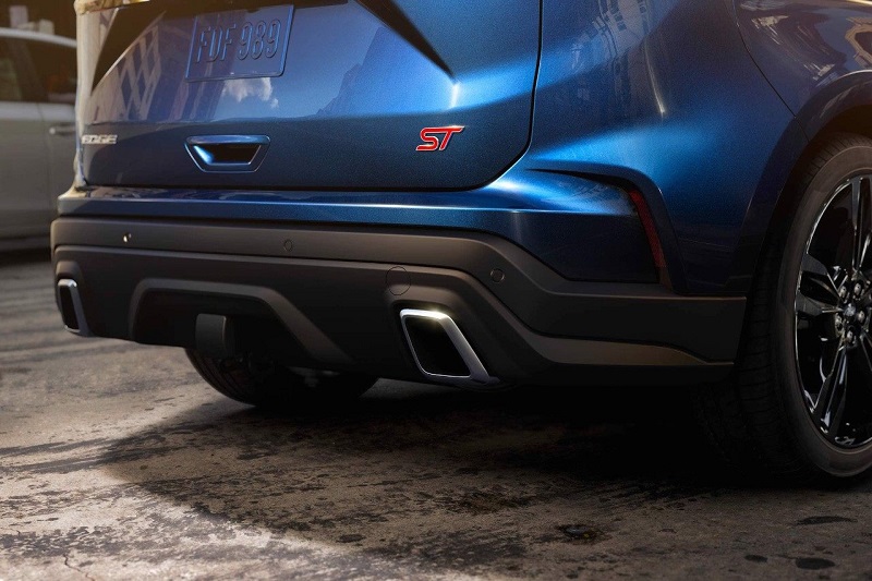 message-editor%2F1523369291806-ford-edge-st-back.jpg