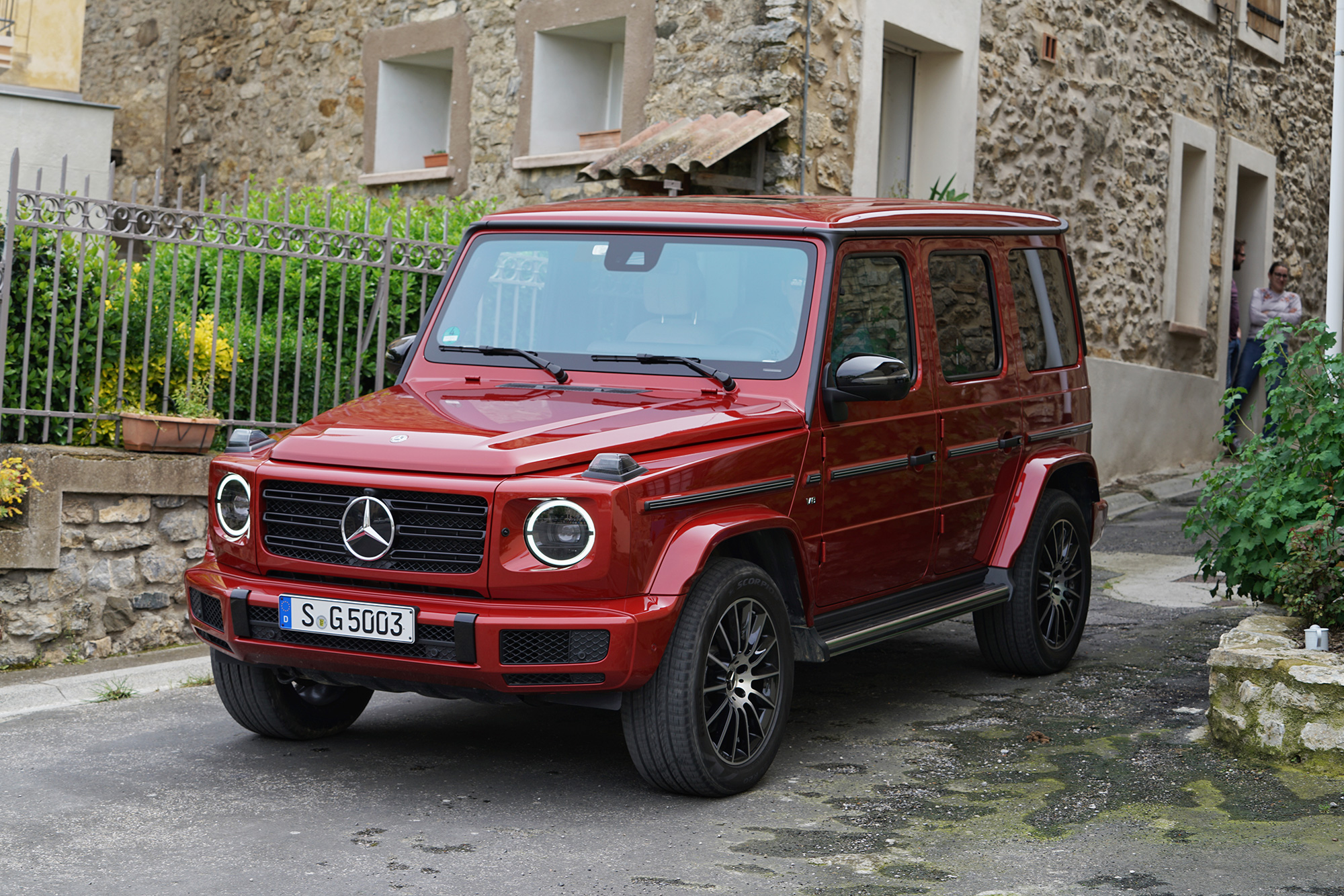 message-editor%2F1525725352759-mercedes-g550-g63-4.jpg