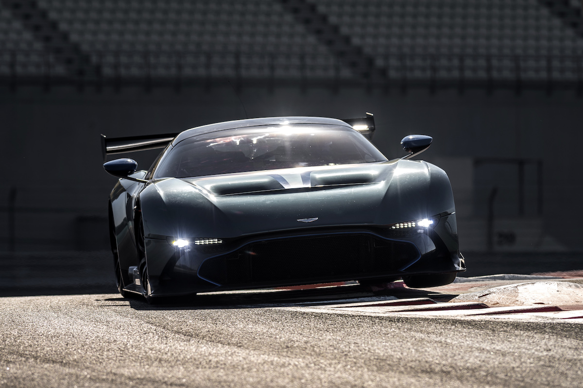 message-editor%2F1526928671100-aston_martin_vulcan.jpg