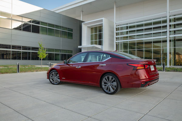 message-editor%2F1527092822628-2019_nissan_altima_12.jpg