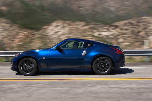 キシリッシュ 2019 Nissan 370Z: Old Dog, No New Tricks