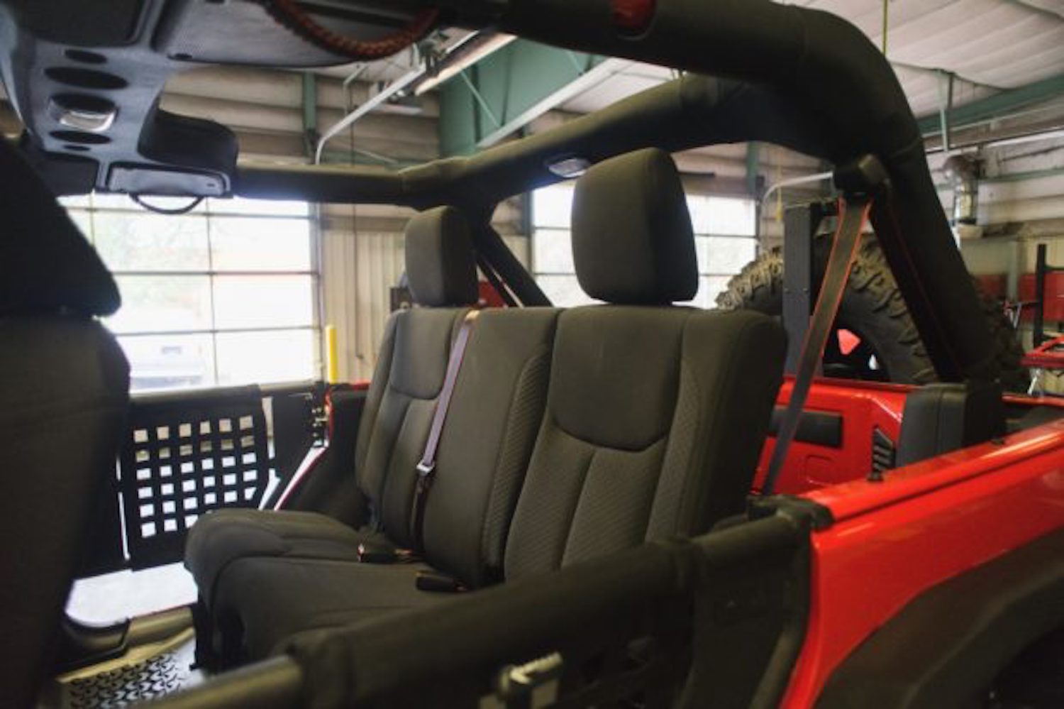 message-editor%2F1529509612060-2015_jeep_wrangler_15289110132f636f067f89cc148seatbelt-planet-620x413.jpg
