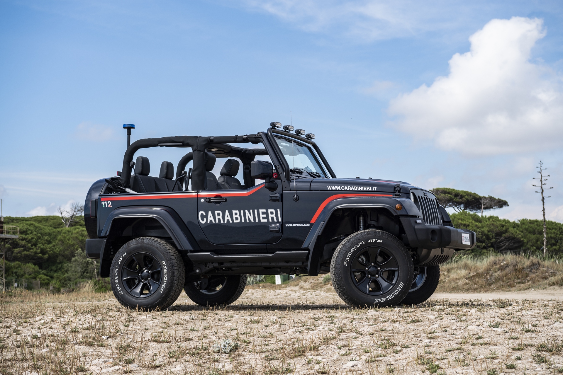 message-editor%2F1530474148380-jeepwranglerjoinsitaliancarabinieripatrollingfleet-sideview.jpg