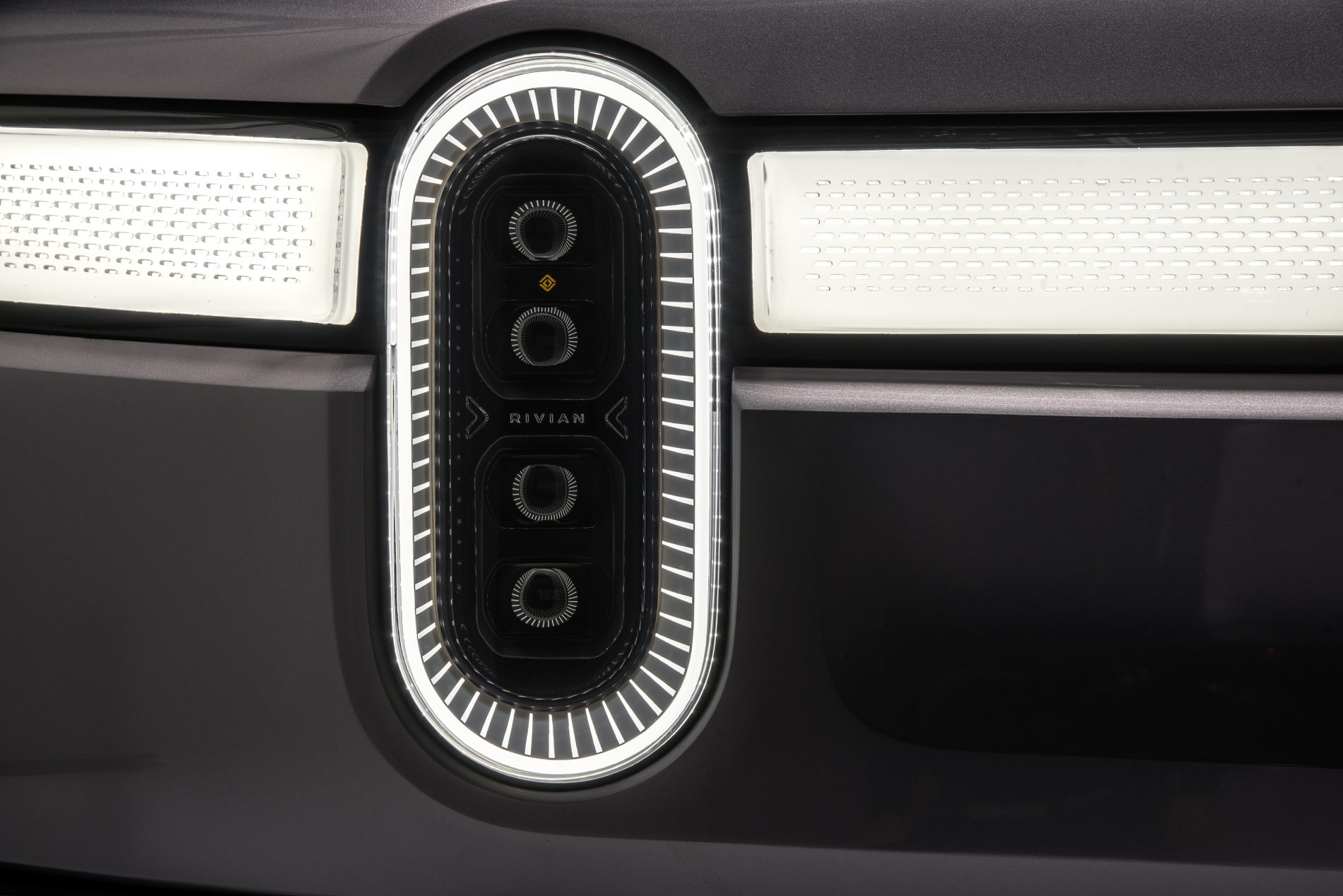 message-editor%2F1543247935418-f.-rivian_r1t_headlight_detail-e1543093584999.jpg