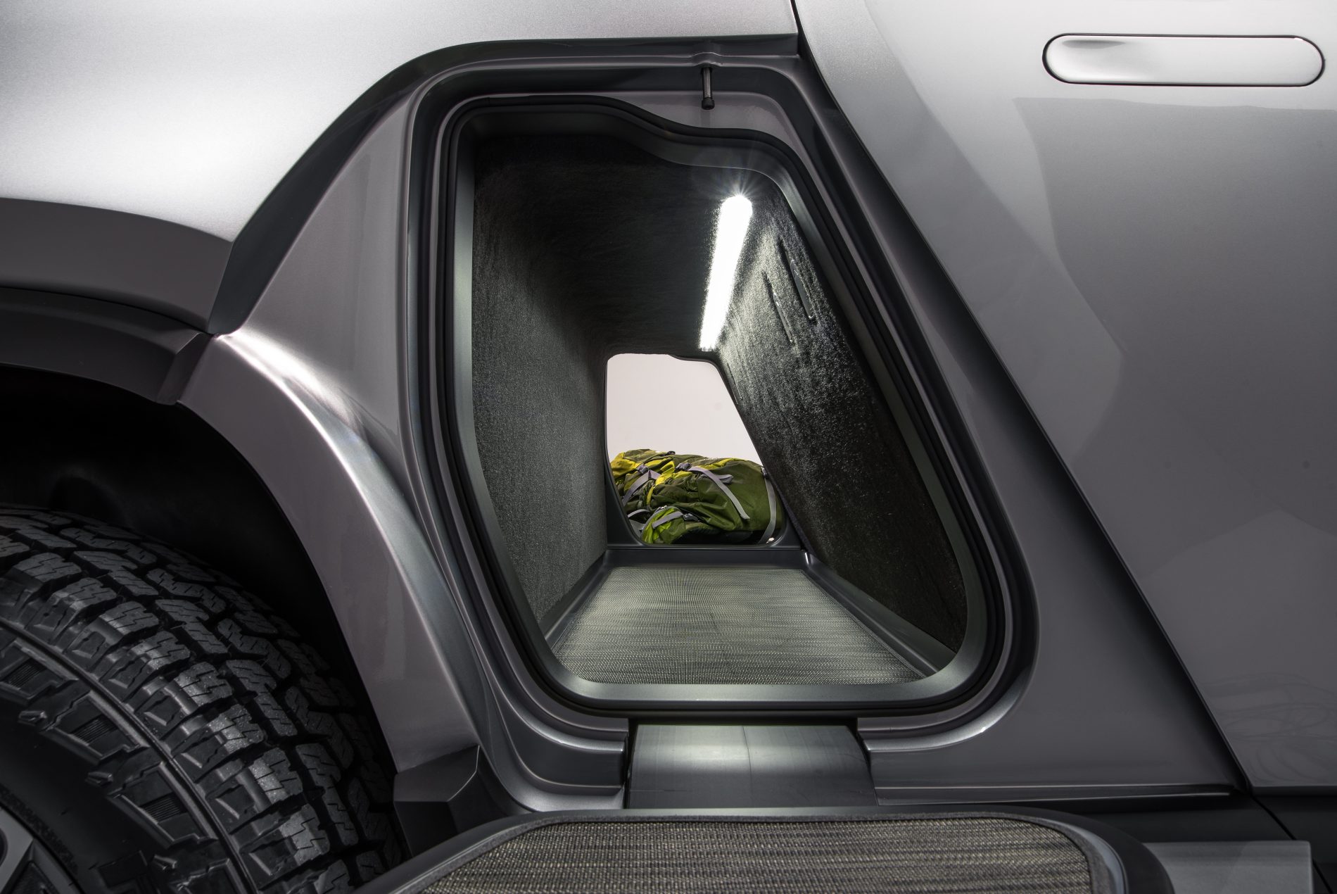message-editor%2F1543247957912-a.-rivian_r1t_gear_tunnel-e1543096647207.jpg