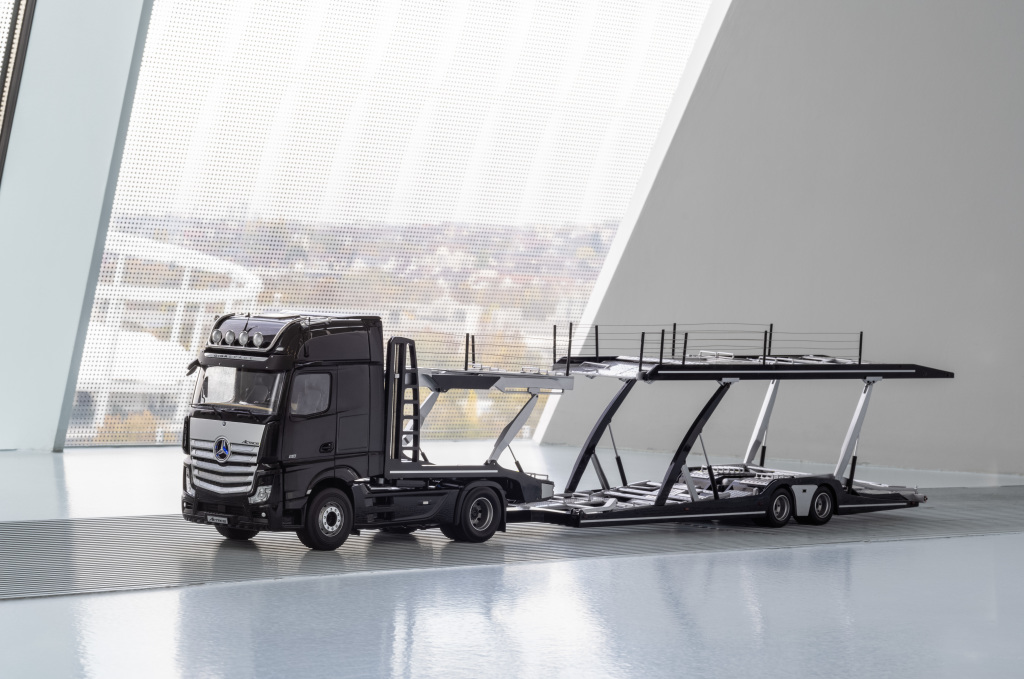 Indulge Your Trucking Fantasies With This 1:18 Scale Mercedes-Benz